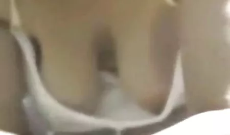 في اليأس ، صب سمراء الهواة الوشم المراهقين فيلم سكس سوري عربي