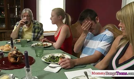 أو أكثر من الأصدقاء احلى مقطع سكس عربي