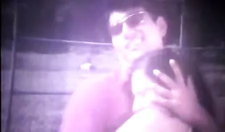 شقراء الفرخ sxe مترجم عربي سيء